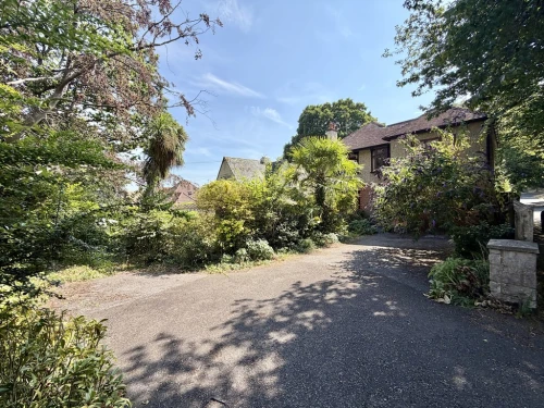 Detached House Main Photo