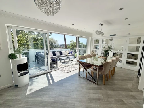 Detached House Photo 2