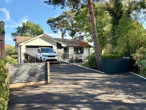 Detached House Main Photo
