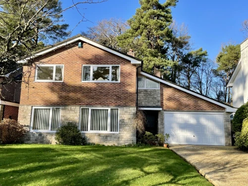 Detached House Main Photo