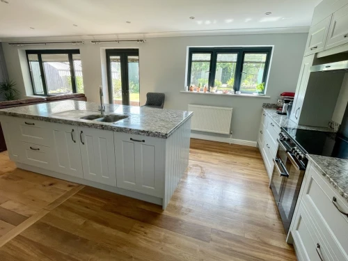Detached Bungalow Photo 3
