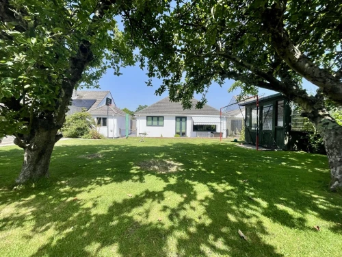 Detached Bungalow Main Photo