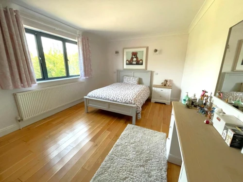 Detached Bungalow Main Photo