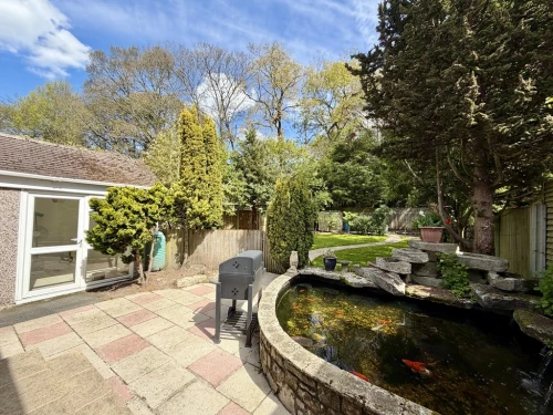 Detached Bungalow Photo 4