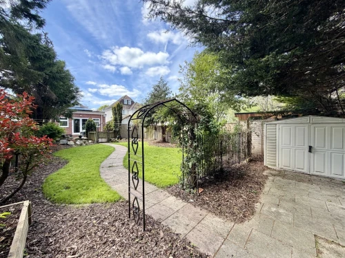 Detached Bungalow Main Photo