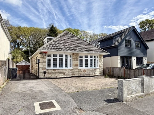 Detached Bungalow Main Photo