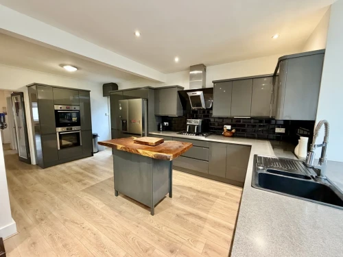 Detached Bungalow Main Photo