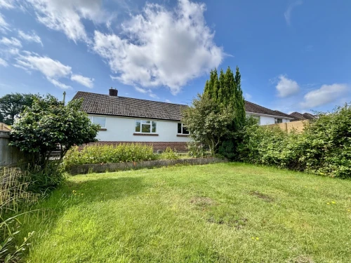 Detached Bungalow Photo 4