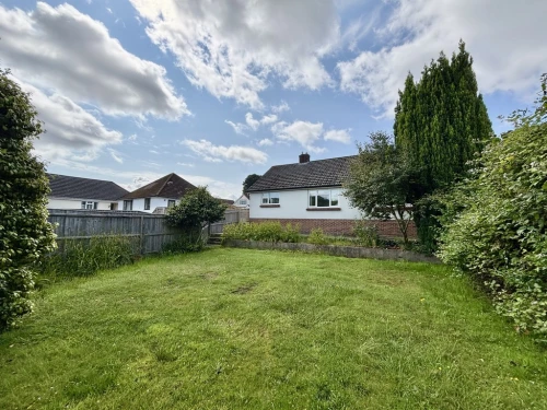 Detached Bungalow Main Photo
