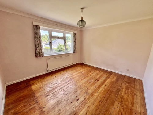 Detached Bungalow Main Photo