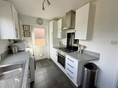 Detached House Photo 3