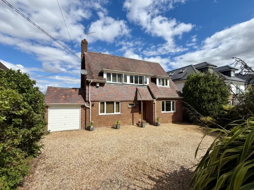 Detached House Main Photo