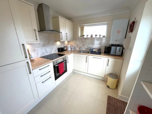 Detached Bungalow Photo 3