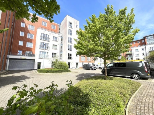 Apartment Main Photo
