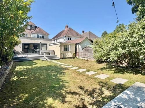 Detached House Photo 3