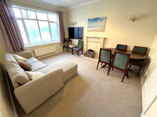Ground Floor Flat Photo 2