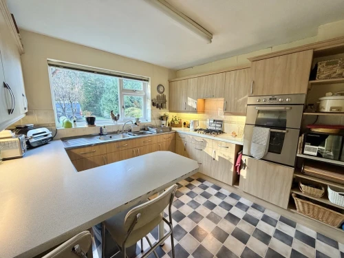 Detached House Photo 3