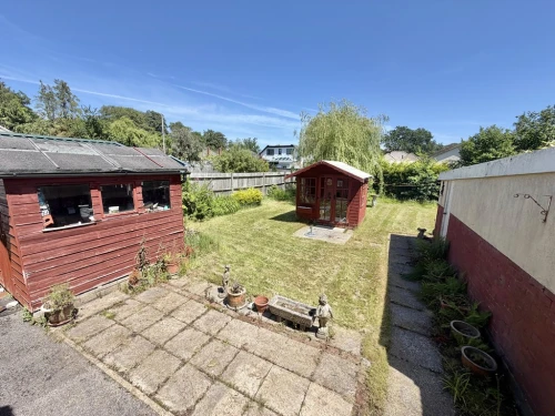 Detached Bungalow Photo 3