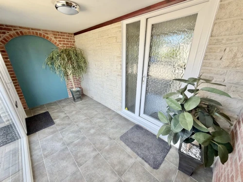 Detached House Photo 4