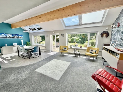 Detached House Photo 2