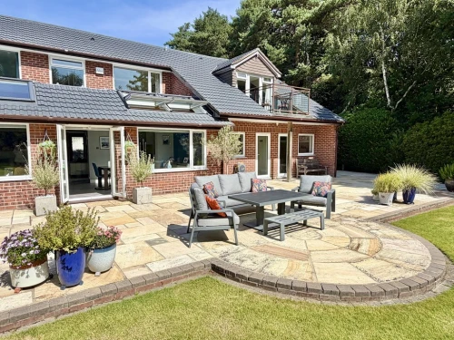 Detached House Main Photo