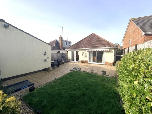 Detached Bungalow Main Photo