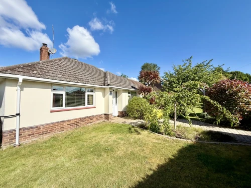 Detached Bungalow Main Photo