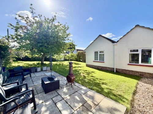 Detached Bungalow Photo 4