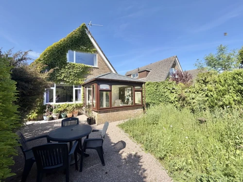 Detached House Photo 4