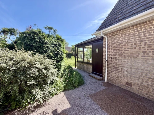 Detached House Main Photo