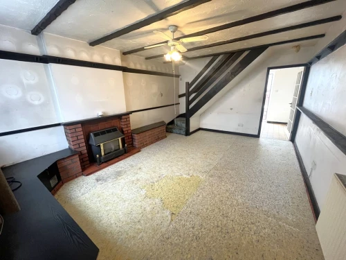 End Terraced House Photo 2