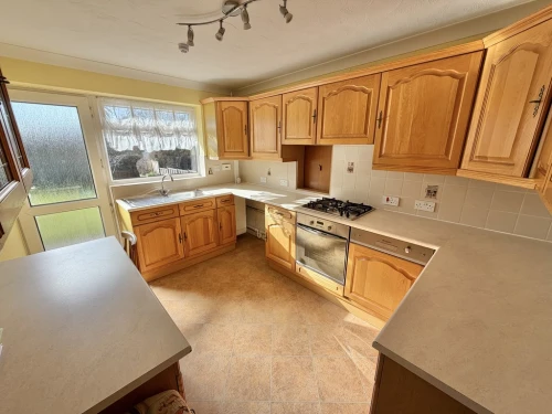 Detached Bungalow Main Photo