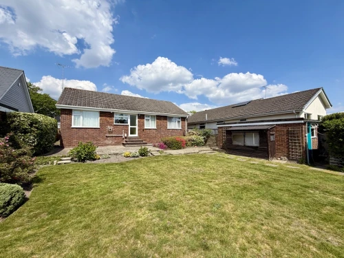 Detached Bungalow Main Photo
