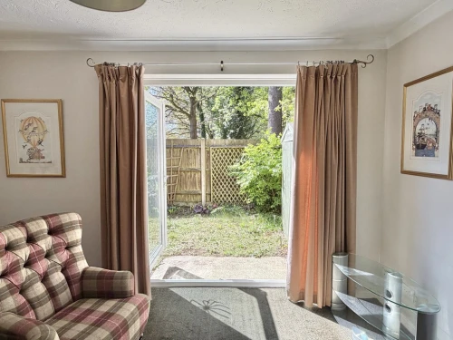End Terraced House Photo 3