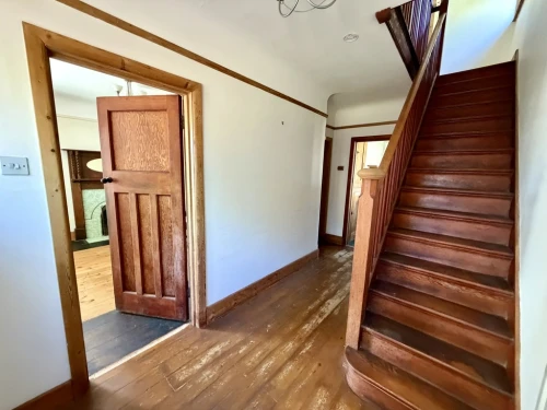 Detached House Photo 2