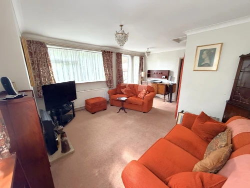 Detached House Main Photo