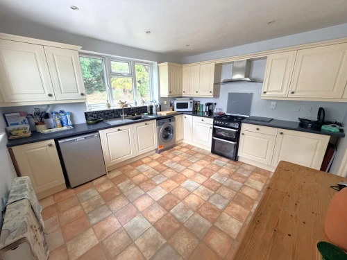 Detached House Photo 3