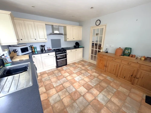 Detached House Main Photo