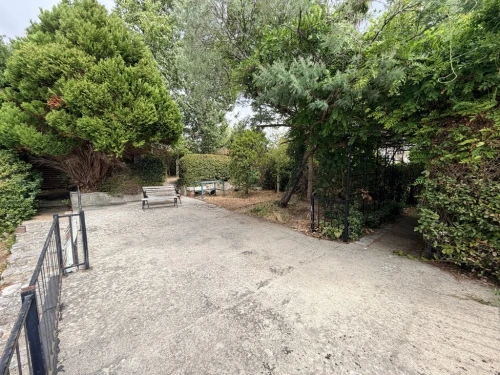 Detached House Main Photo