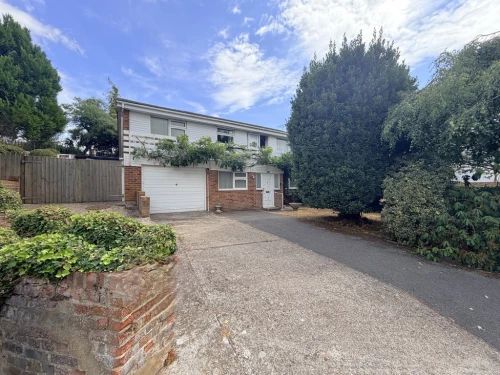 Detached House Main Photo