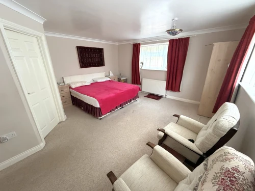 Detached House Main Photo