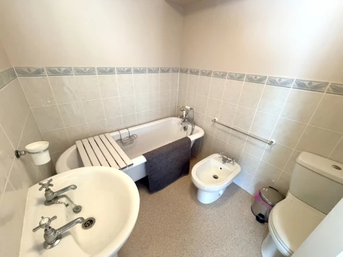 Detached House Main Photo