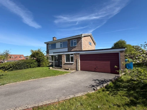 Detached House Main Photo