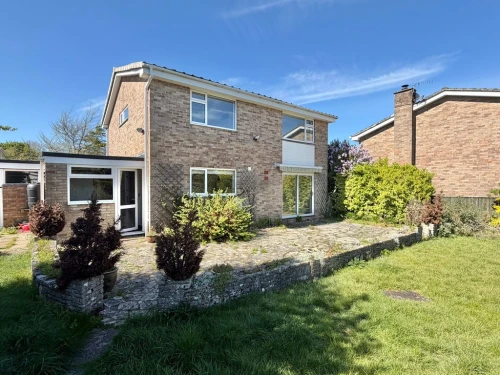 Detached House Main Photo