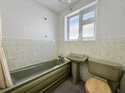 Detached Bungalow Main Photo