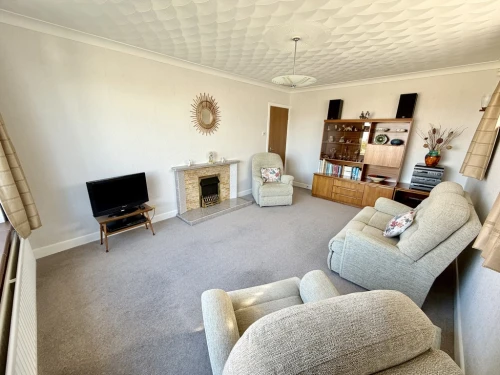 Detached Bungalow Main Photo