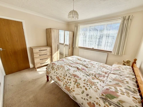 Detached Bungalow Main Photo