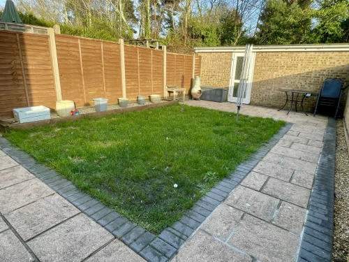 Semi-Detached House Photo 4