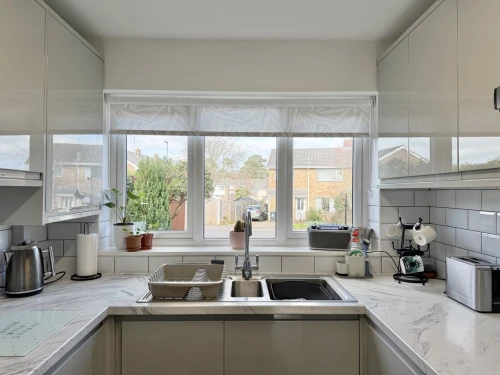 Semi-Detached House Photo 4
