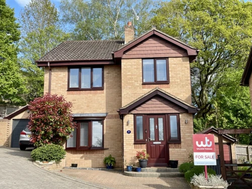 Detached House Main Photo